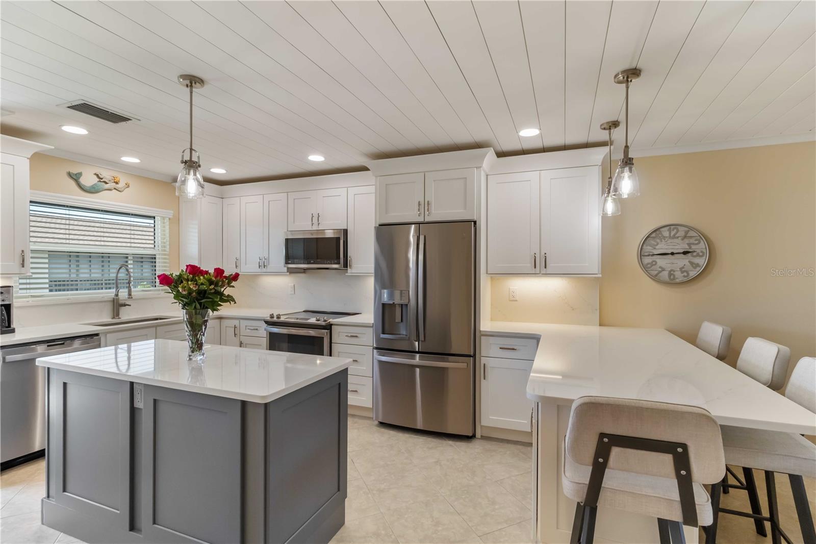 Image 6 of 17 For 2240 Stickney Point Road 238