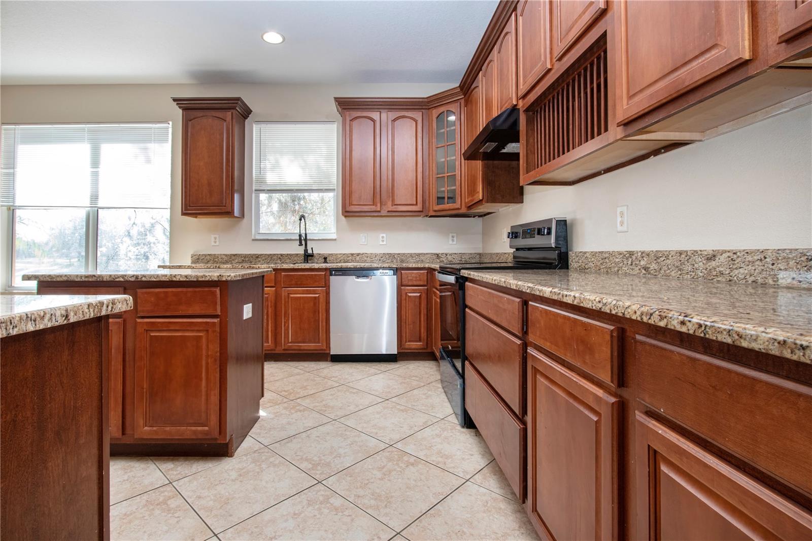 Image 23 of 77 For 18048 Java Isle Drive