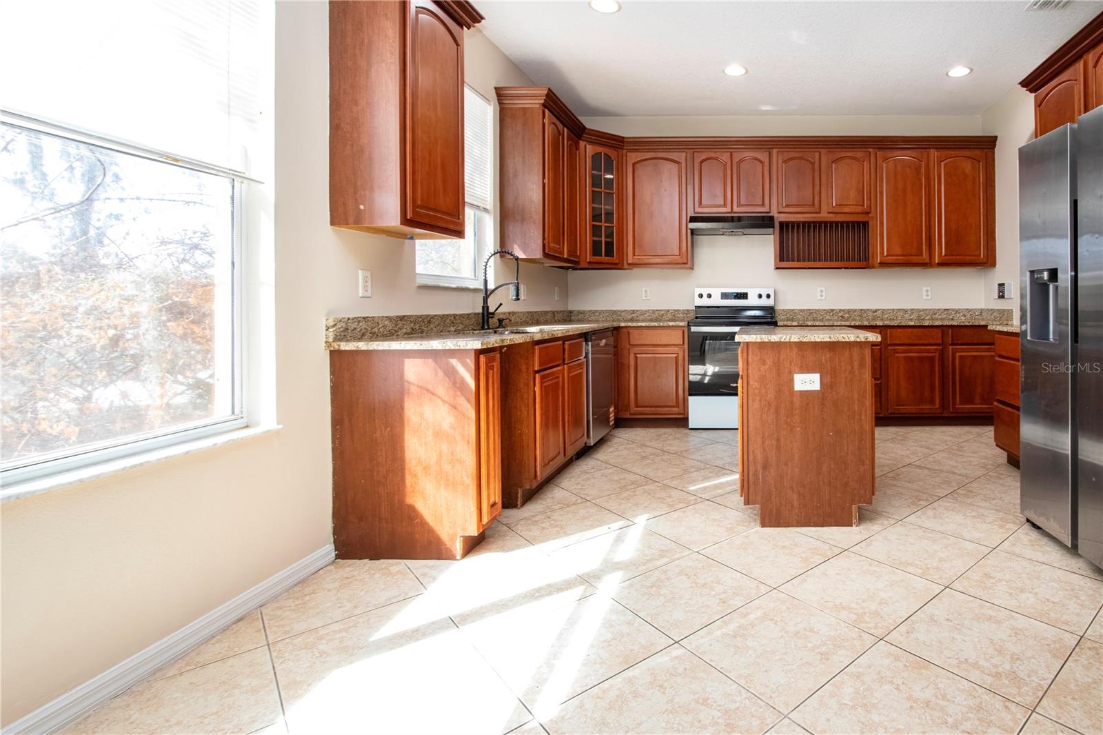 Image 31 of 77 For 18048 Java Isle Drive