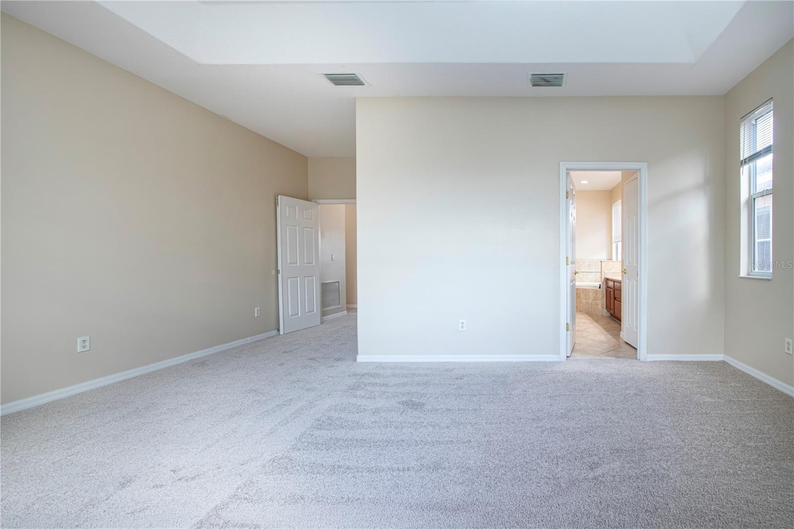 Image 40 of 77 For 18048 Java Isle Drive