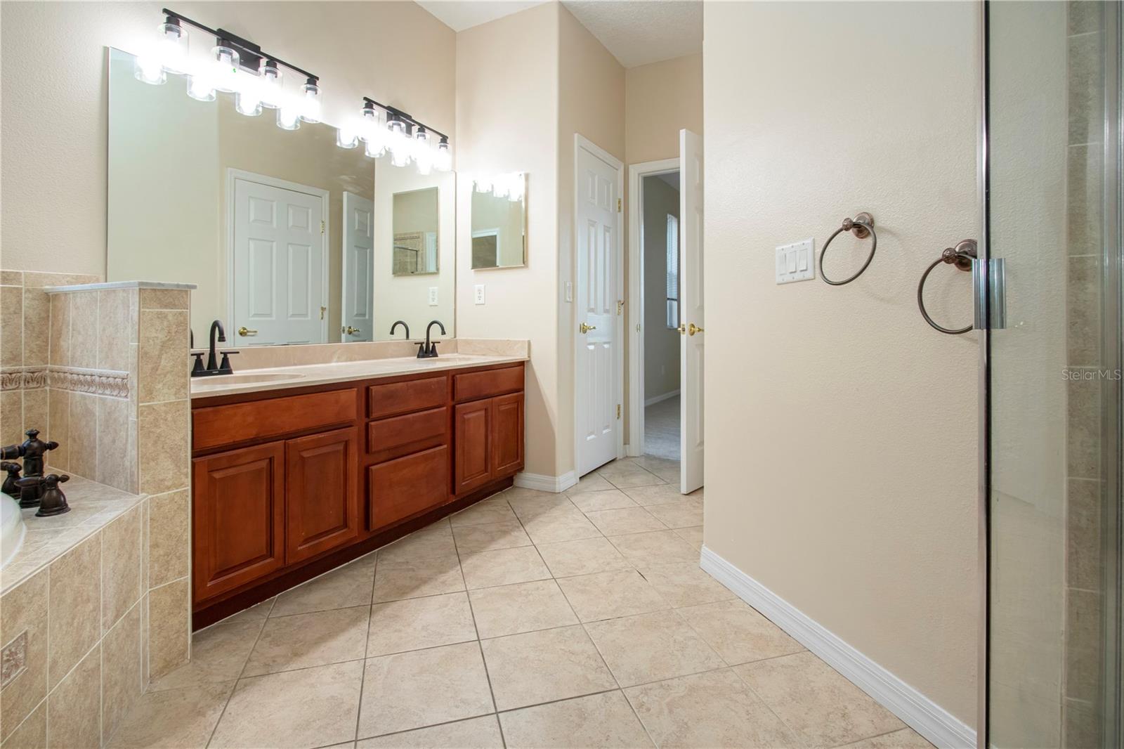 Image 45 of 77 For 18048 Java Isle Drive