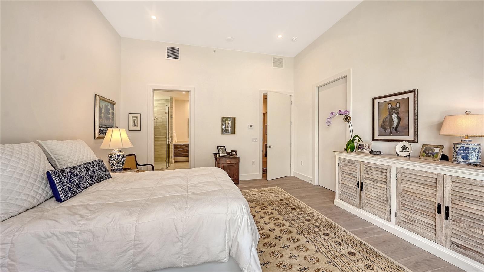 Image 24 of 43 For 1335 2nd Street Villa 2e