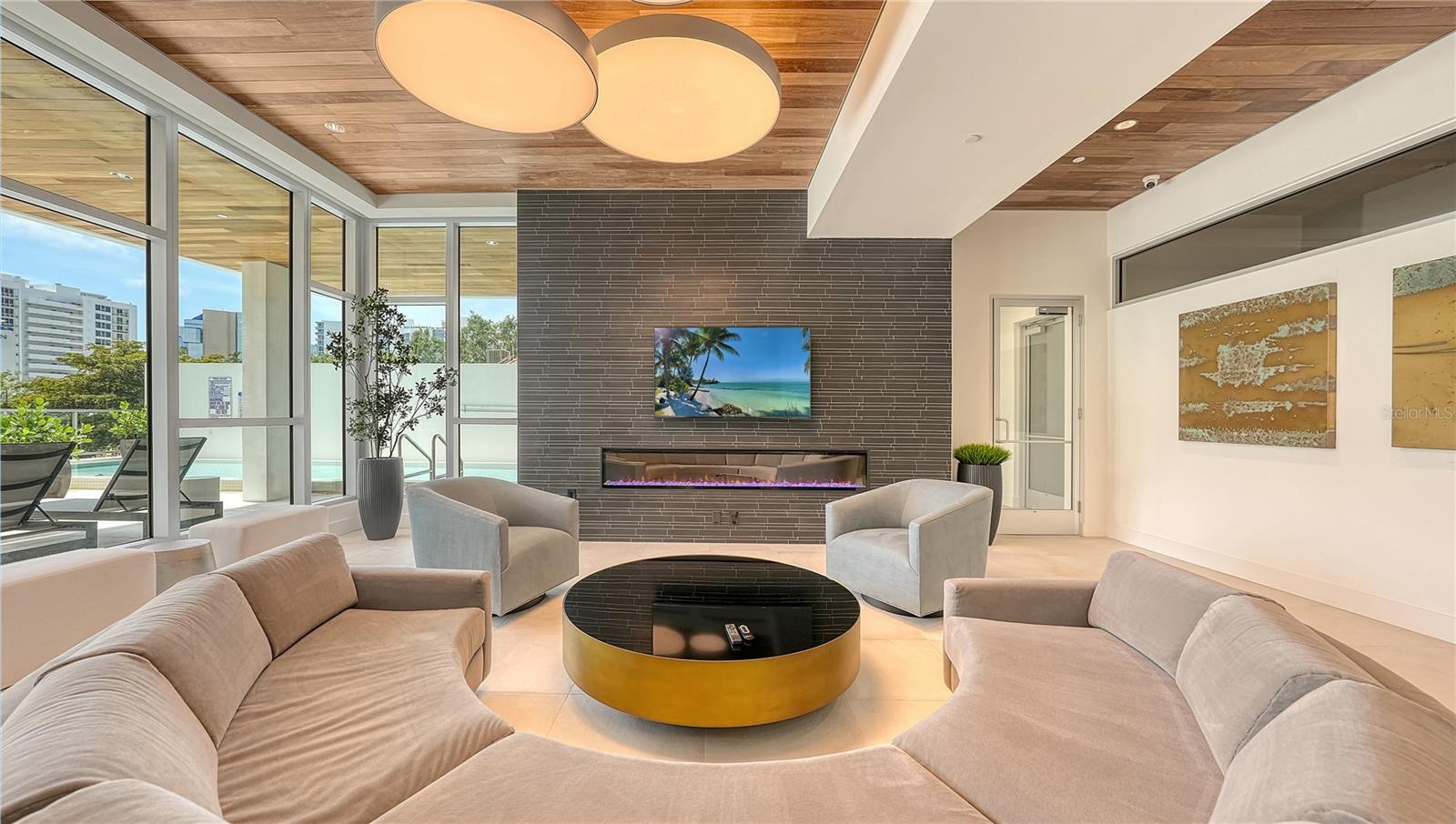 Image 29 of 43 For 1335 2nd Street Villa 2e