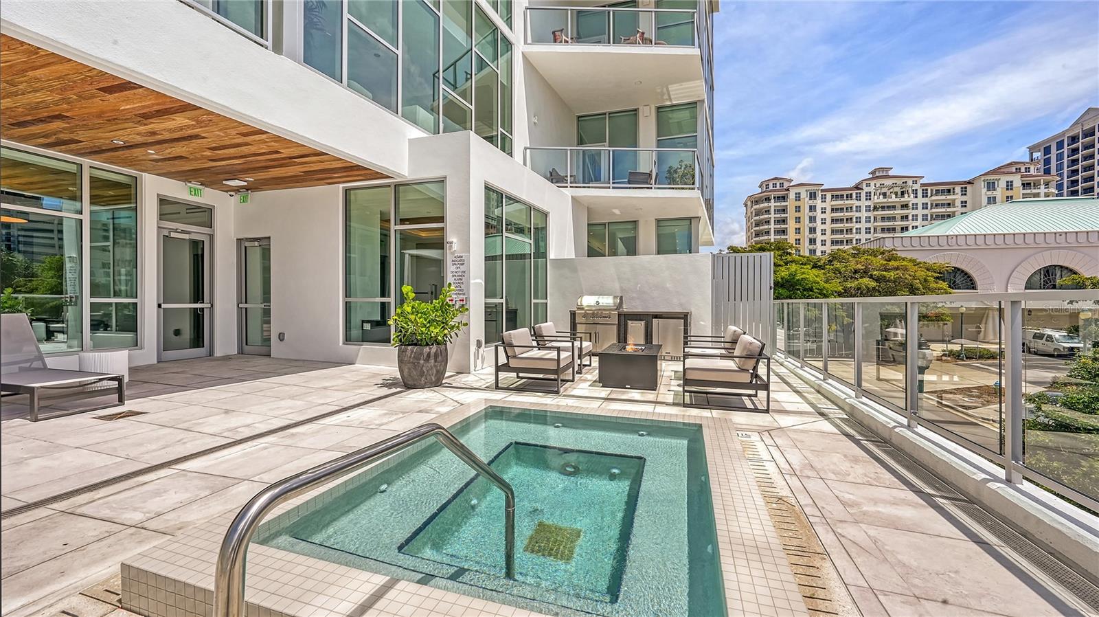 Image 36 of 43 For 1335 2nd Street Villa 2e