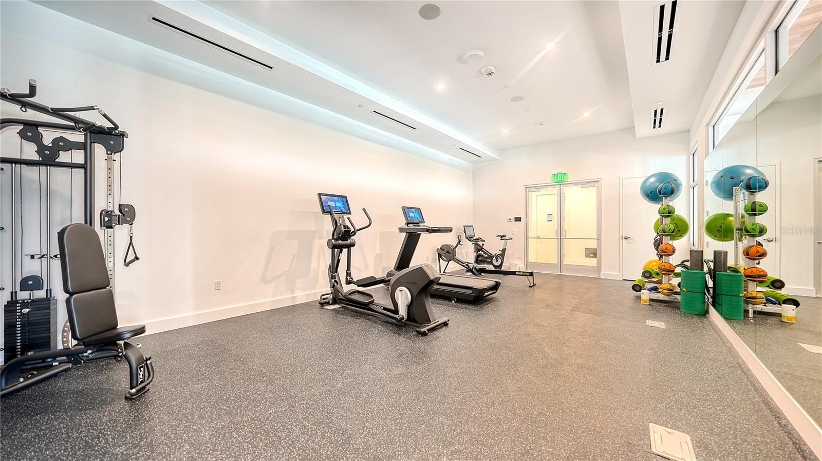 Image 42 of 43 For 1335 2nd Street Villa 2e