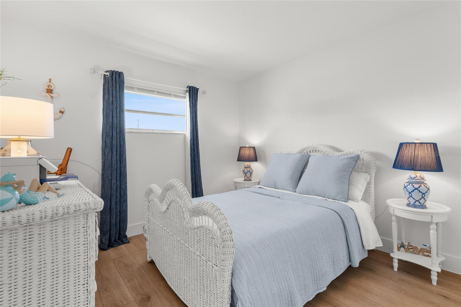 Image 17 of 49 For 2016 5th Street