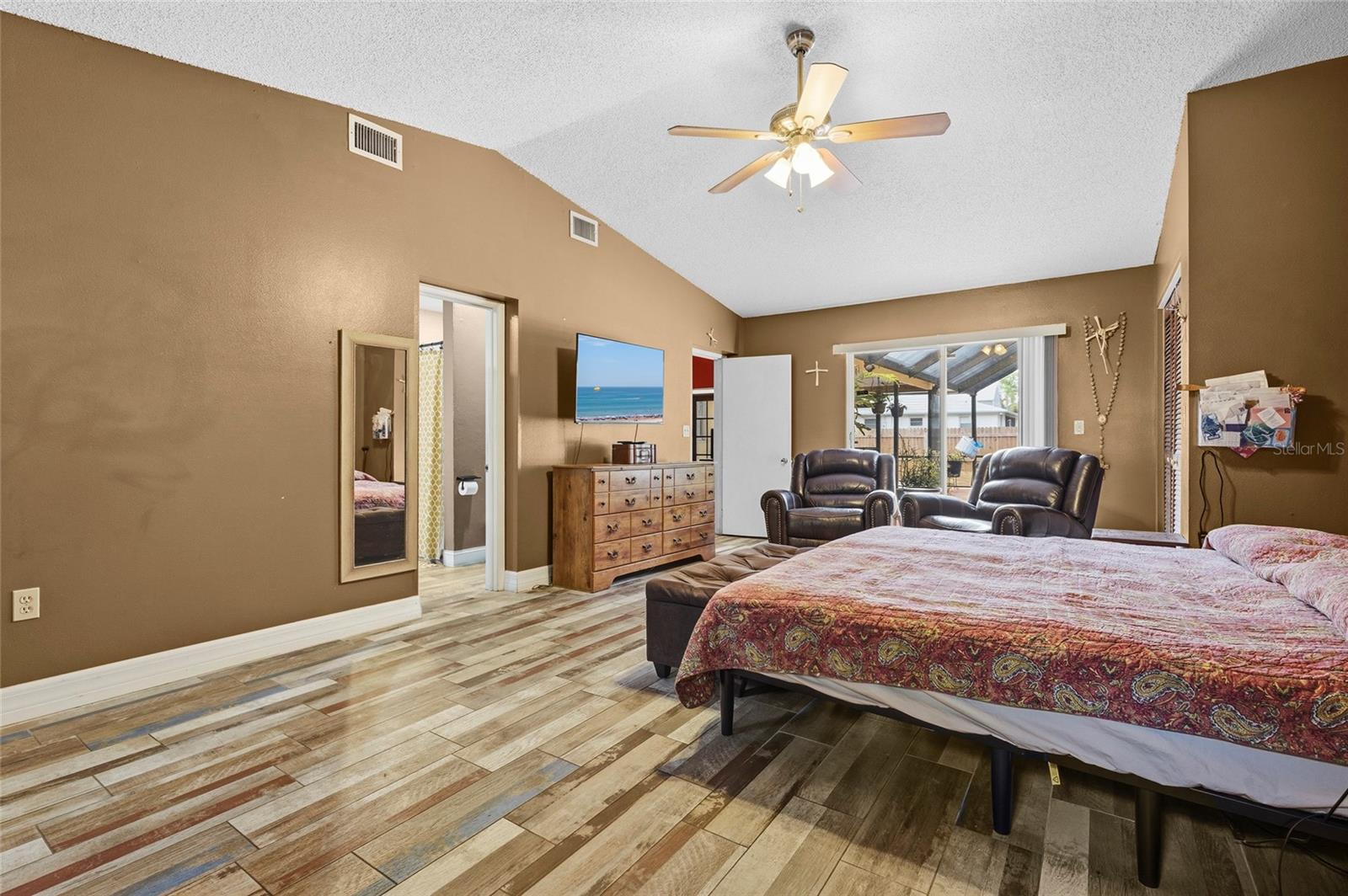 Image 27 of 63 For 2356 Teal Avenue