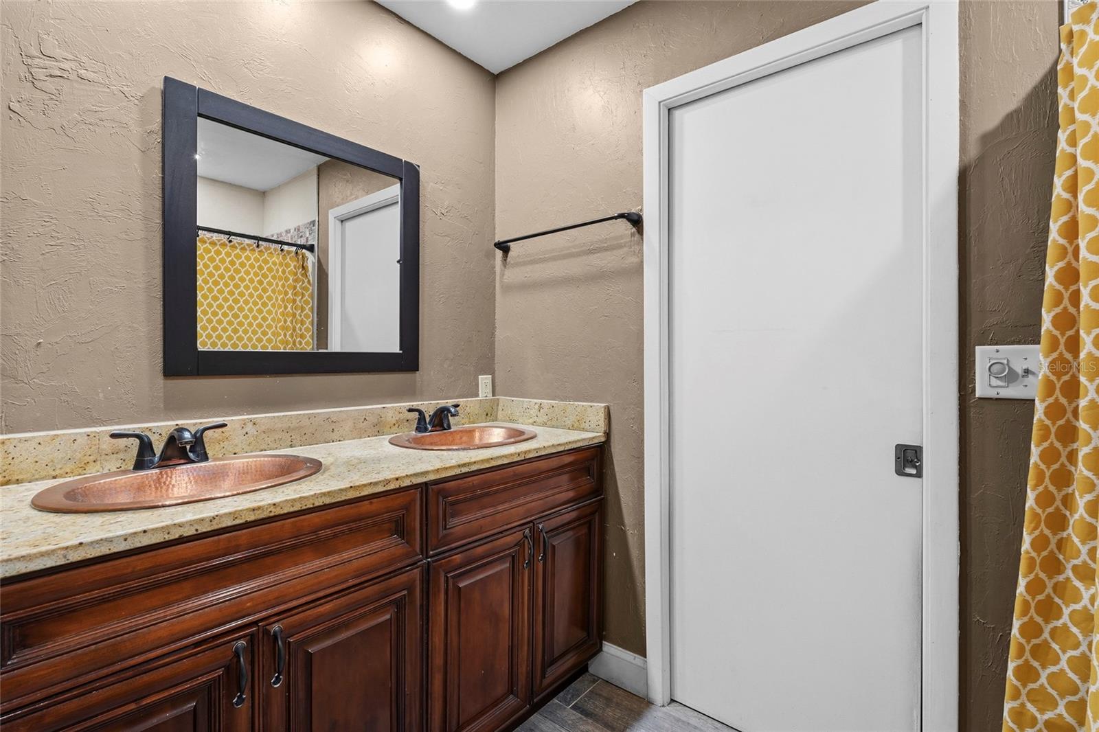 Image 28 of 63 For 2356 Teal Avenue