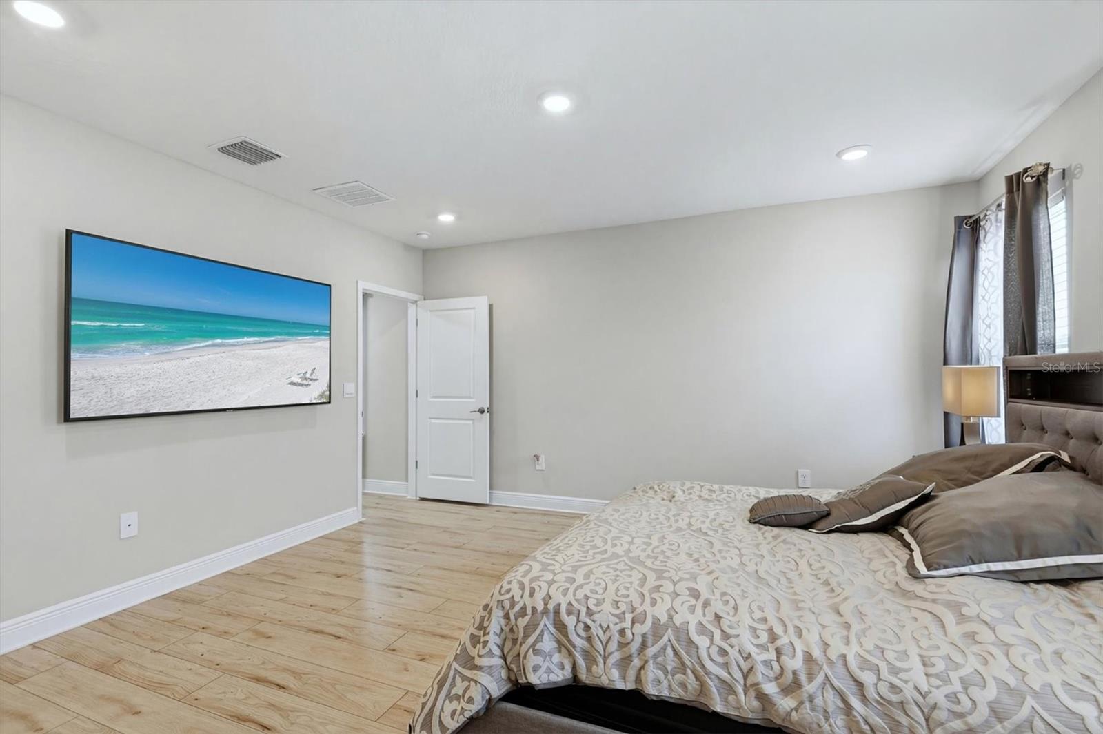 Image 23 of 56 For 12770 Indigo Breeze Drive