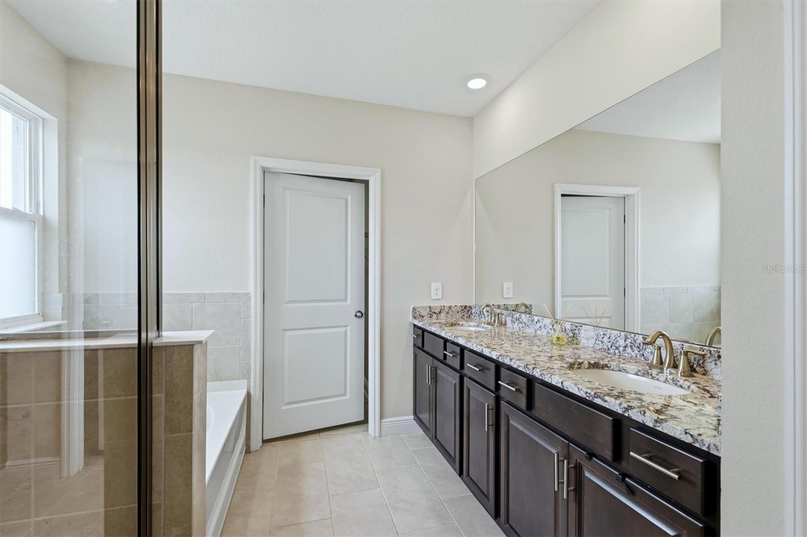 Image 24 of 56 For 12770 Indigo Breeze Drive