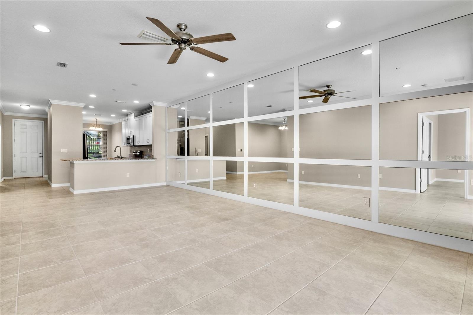 Image 10 of 36 For 5425 Cicerone Street 102