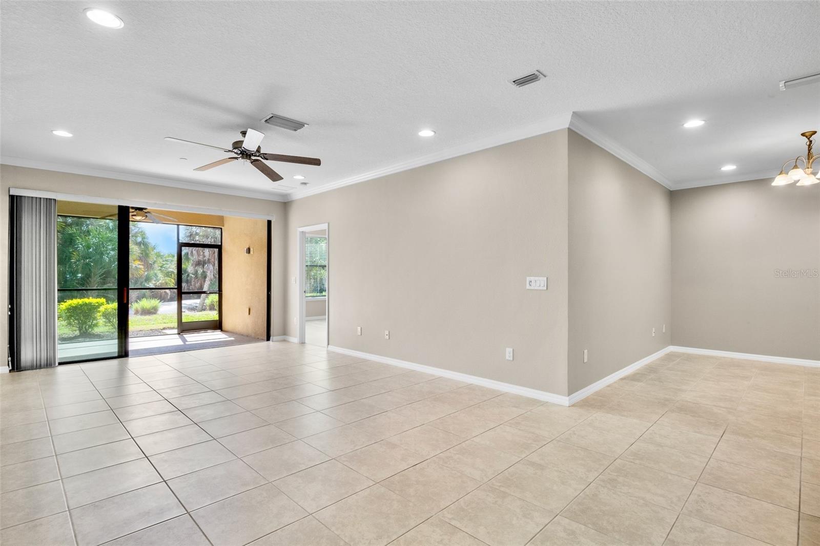 Image 12 of 36 For 5425 Cicerone Street 102