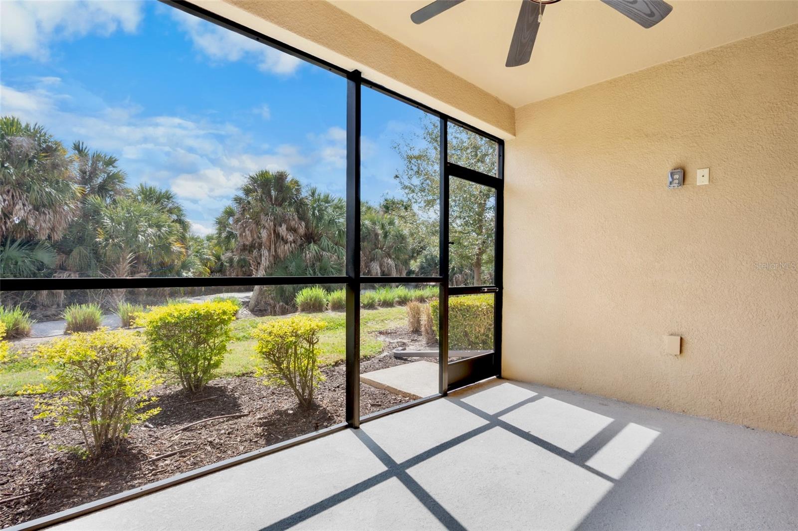 Image 14 of 36 For 5425 Cicerone Street 102