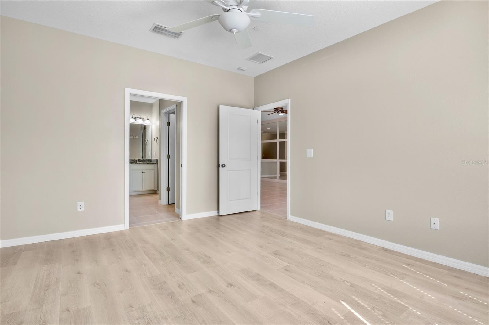 Image 16 of 36 For 5425 Cicerone Street 102