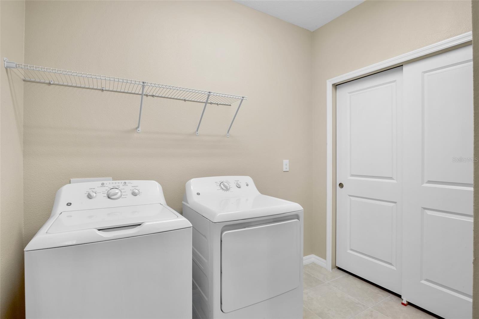 Image 21 of 36 For 5425 Cicerone Street 102