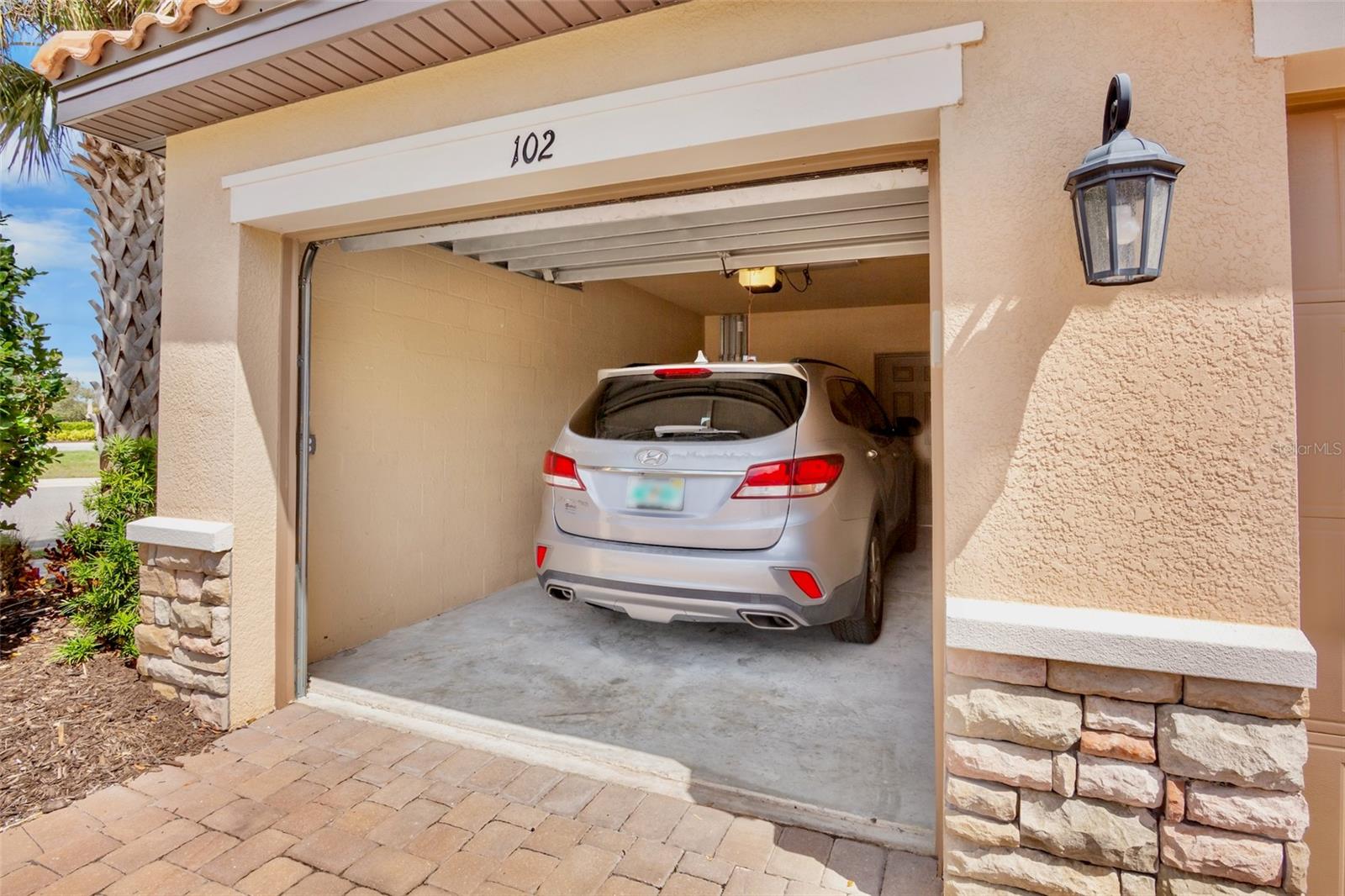 Image 24 of 36 For 5425 Cicerone Street 102