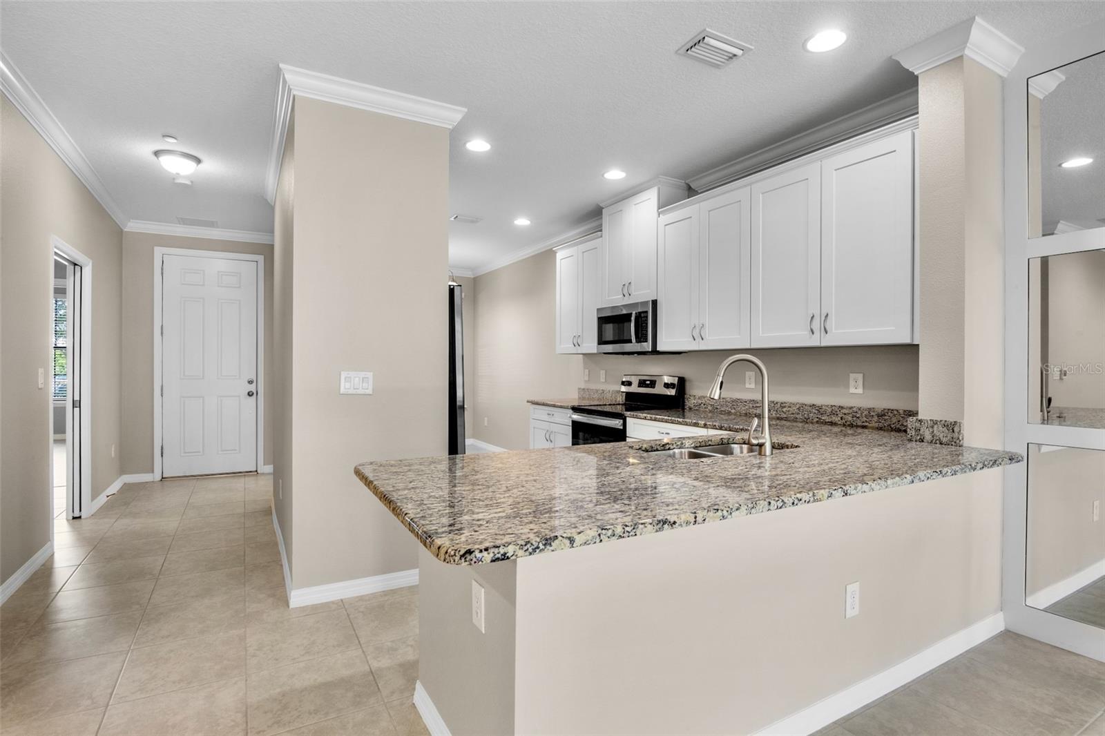 Image 4 of 36 For 5425 Cicerone Street 102