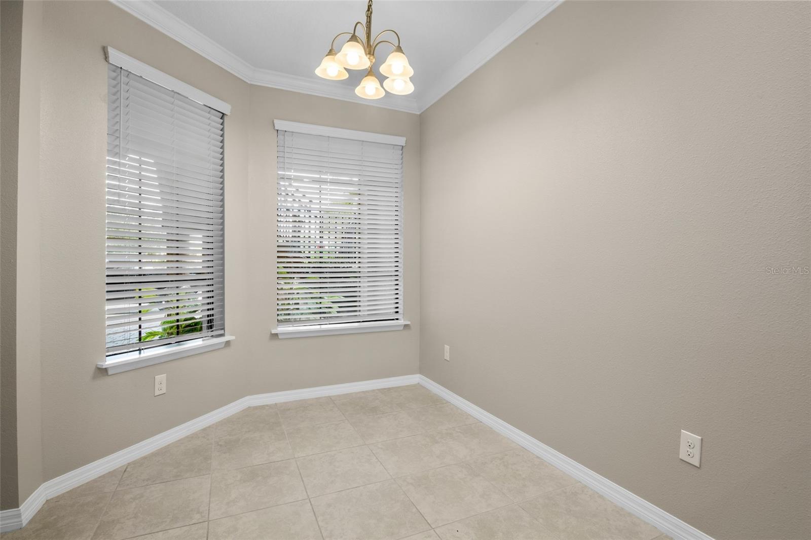 Image 7 of 36 For 5425 Cicerone Street 102