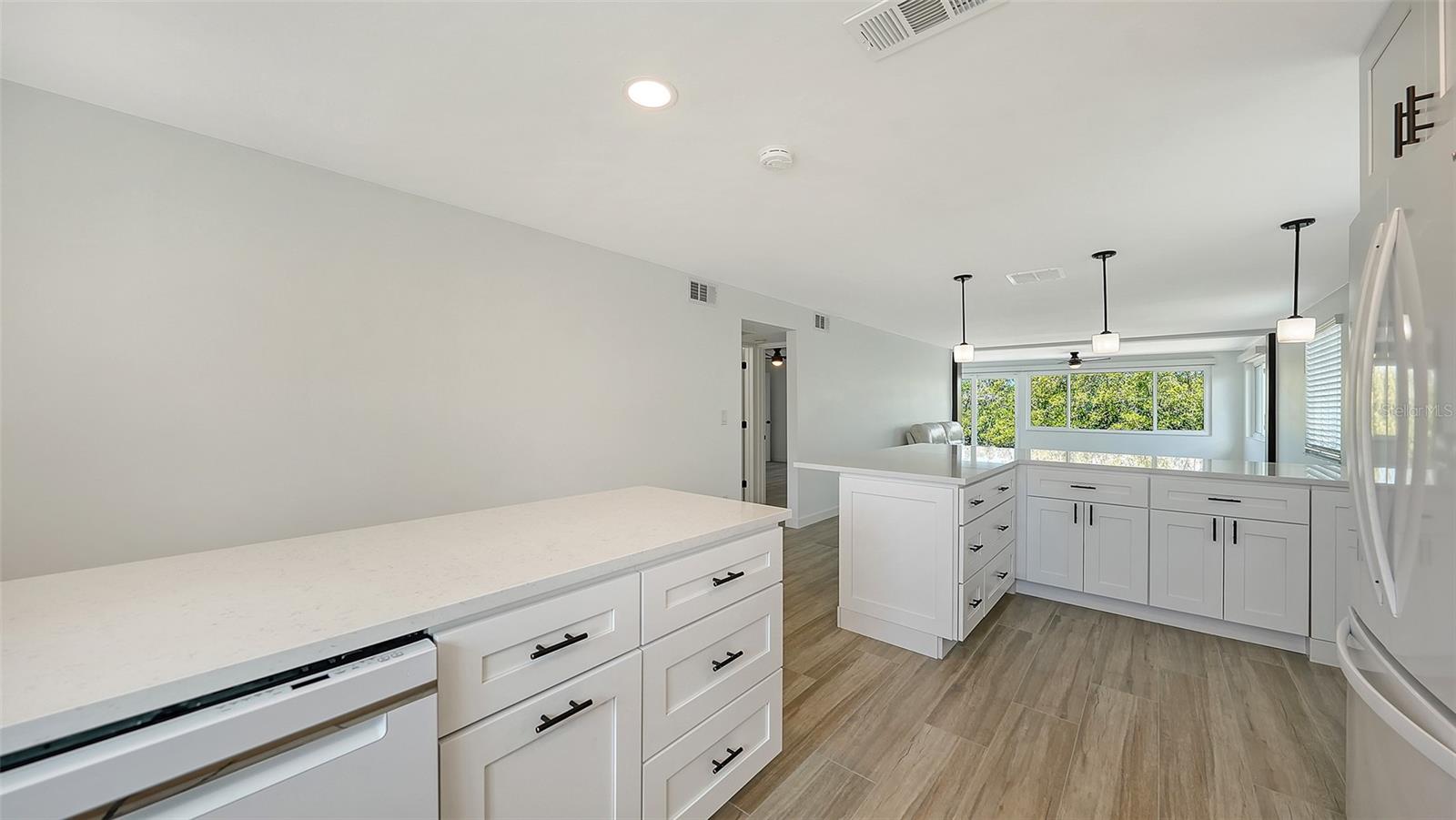 Image 11 of 70 For 909 Spanish Drive N