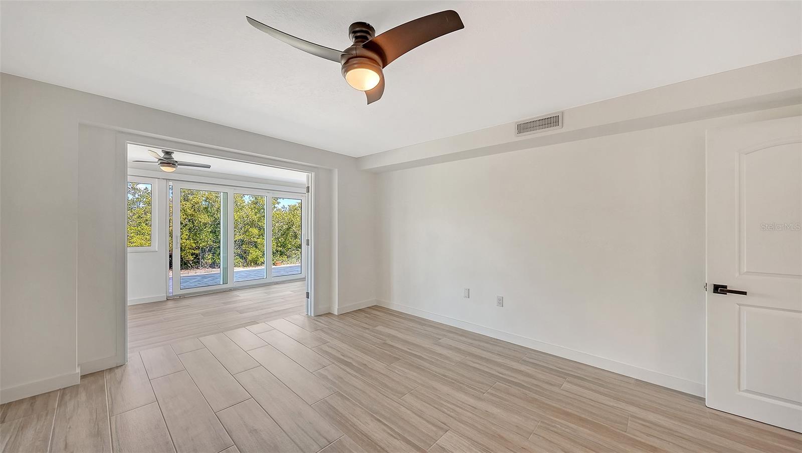 Image 20 of 70 For 909 Spanish Drive N