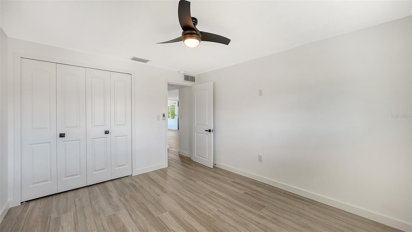 Image 26 of 70 For 909 Spanish Drive N