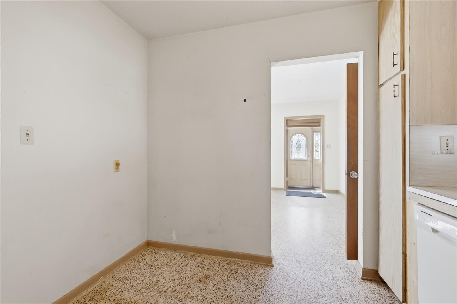 Image 10 of 27 For 2506 21st Avenue W