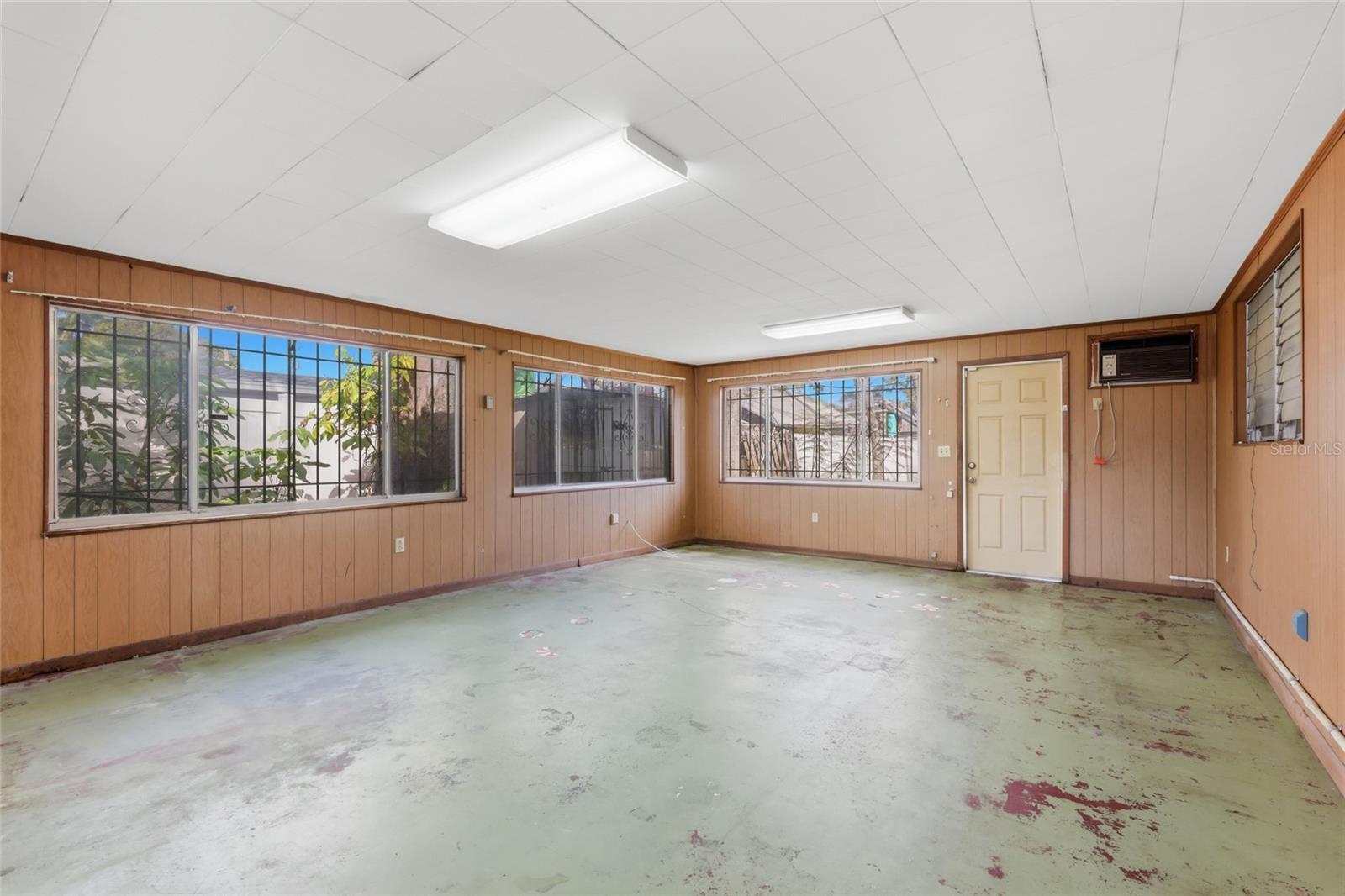 Image 13 of 27 For 2506 21st Avenue W