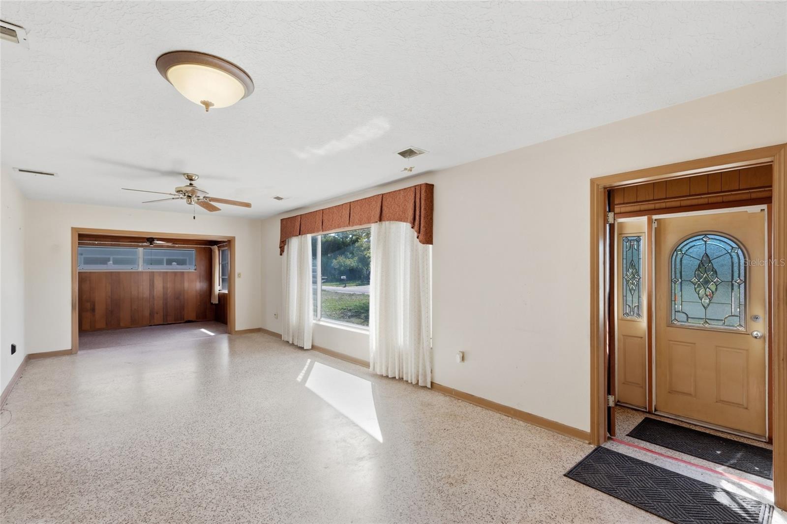 Image 4 of 27 For 2506 21st Avenue W