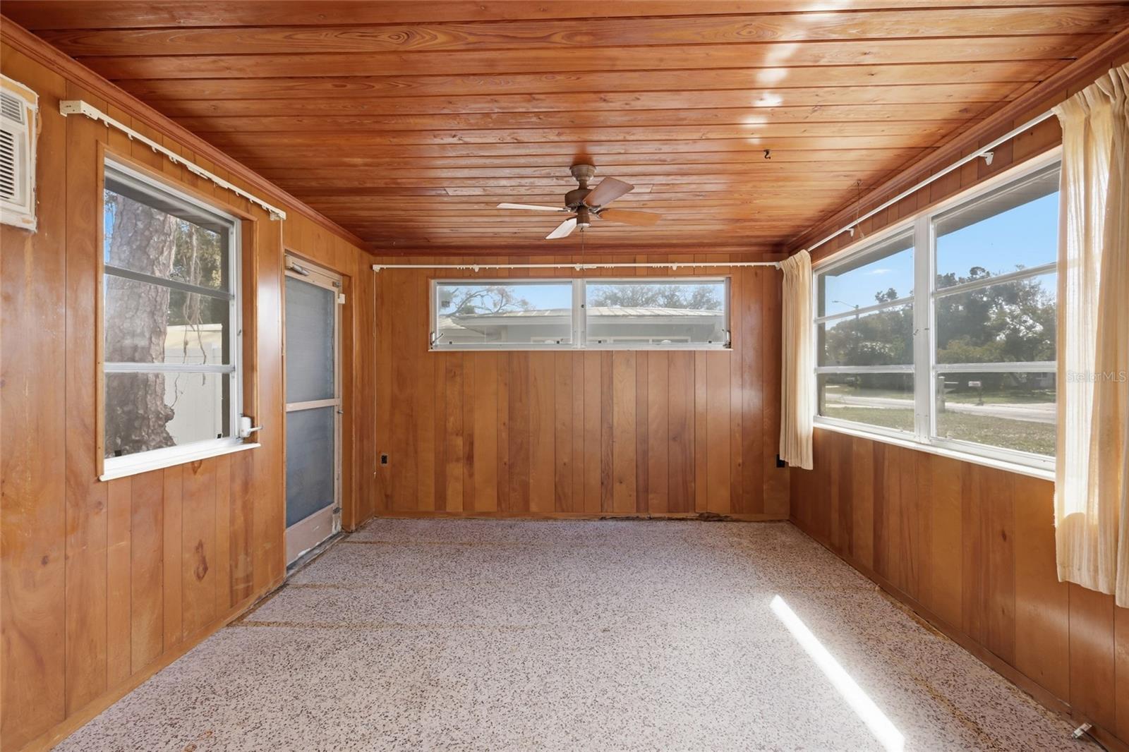 Image 7 of 27 For 2506 21st Avenue W