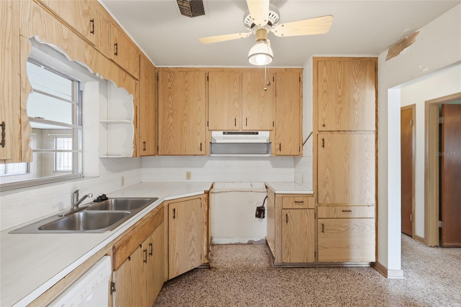 Image 8 of 27 For 2506 21st Avenue W