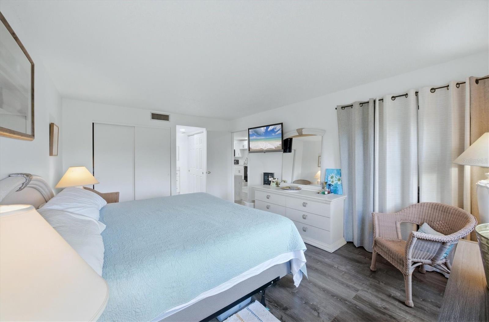 Image 21 of 96 For 4621 Longwater  111