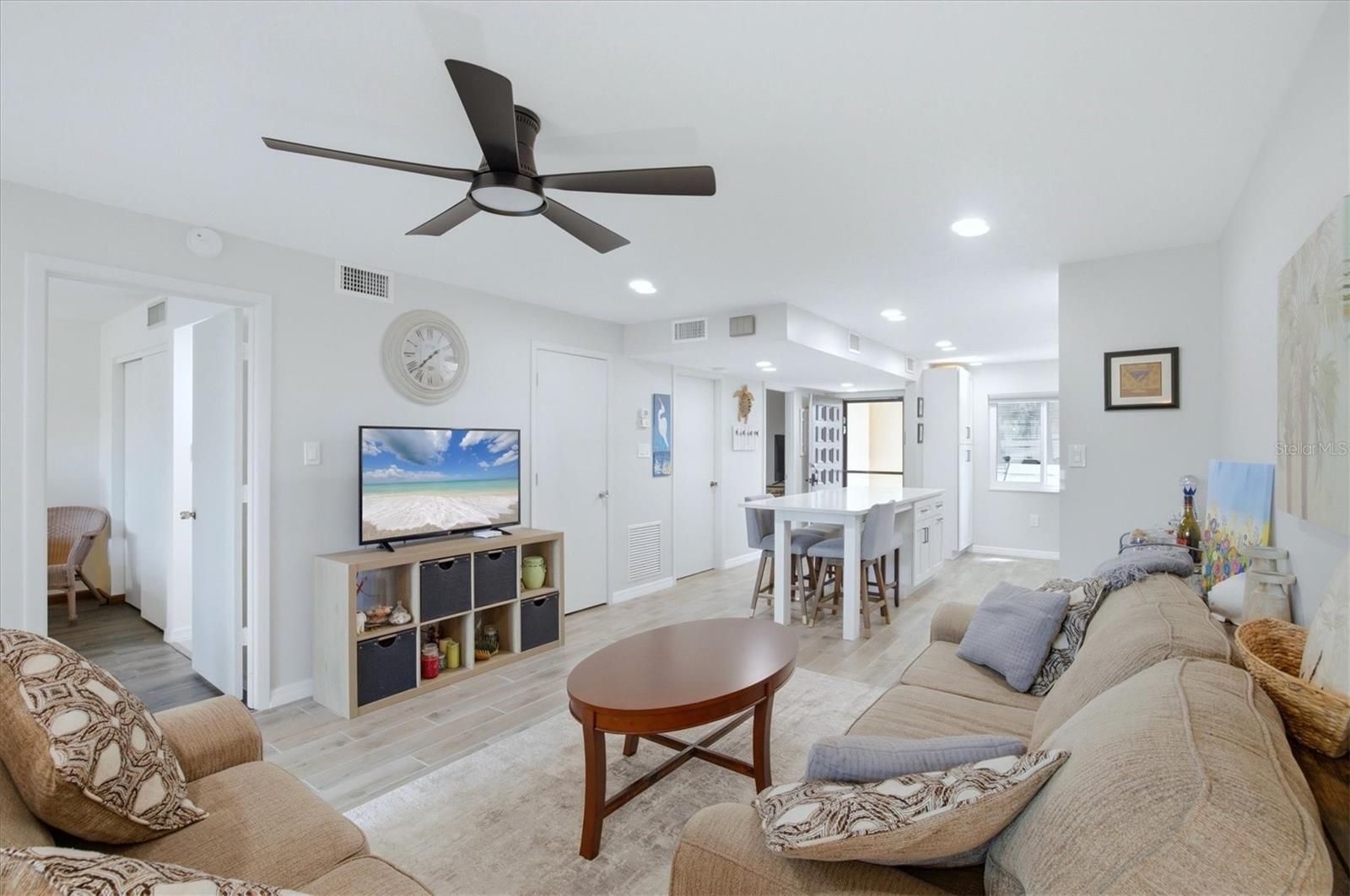 Image 9 of 96 For 4621 Longwater  111