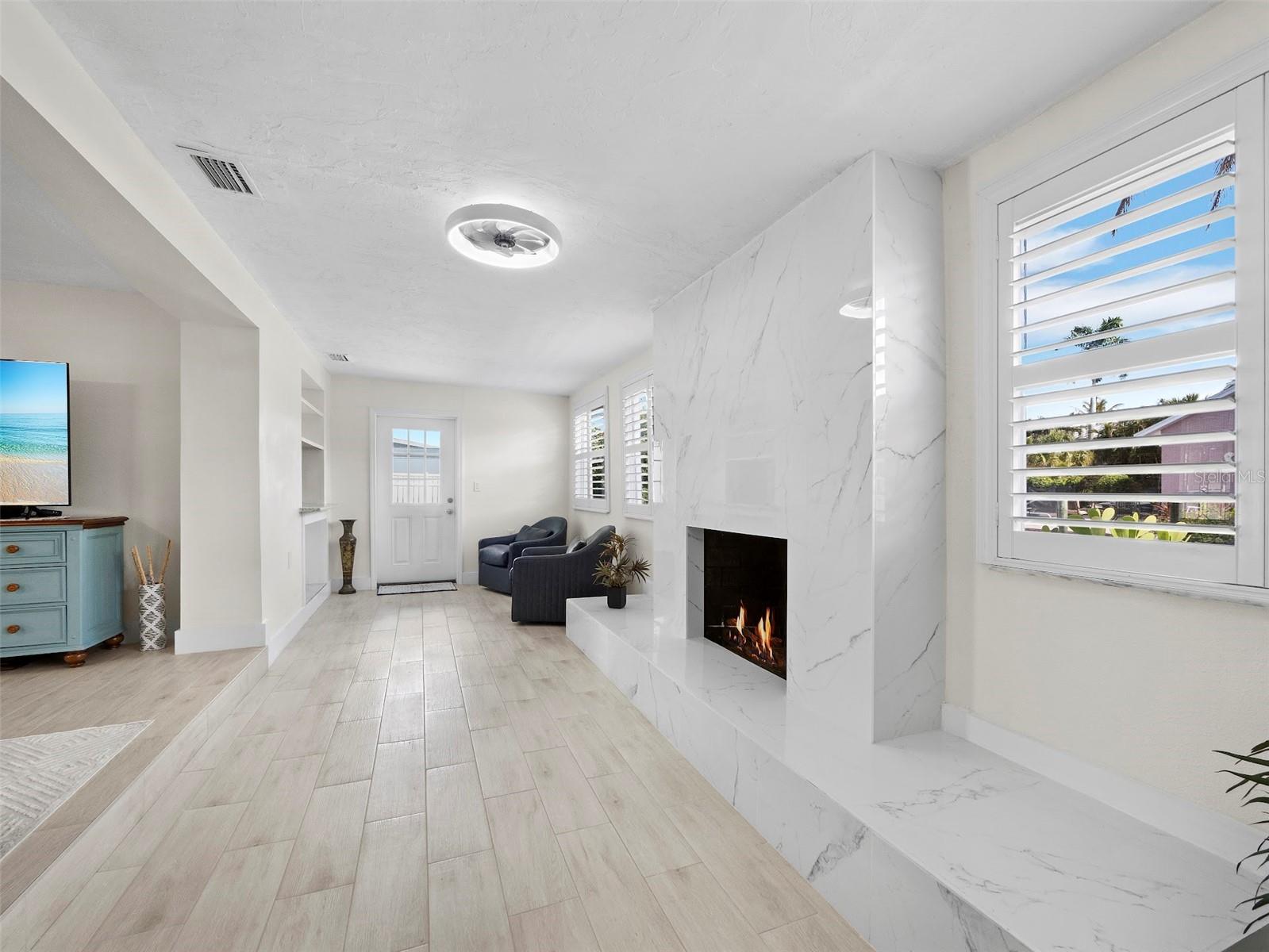 Image 16 of 43 For 726 Jungle Queen Way