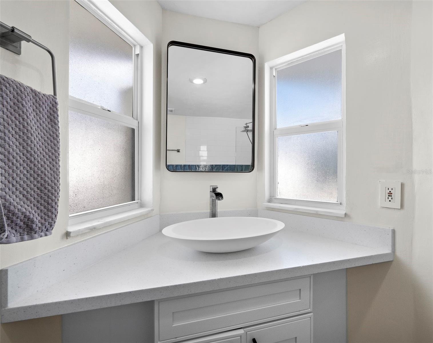 Image 25 of 43 For 726 Jungle Queen Way