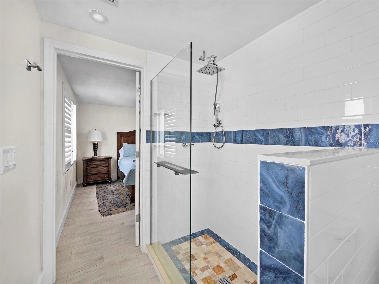 Image 26 of 43 For 726 Jungle Queen Way