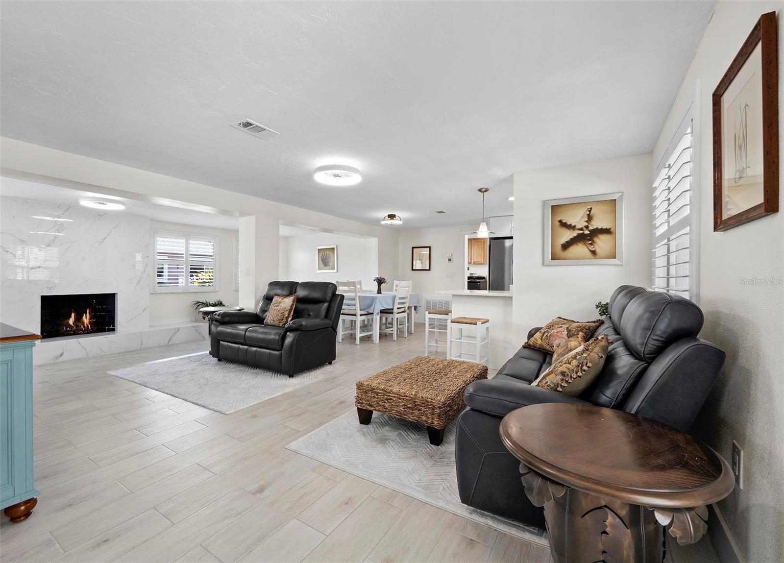 Image 5 of 43 For 726 Jungle Queen Way