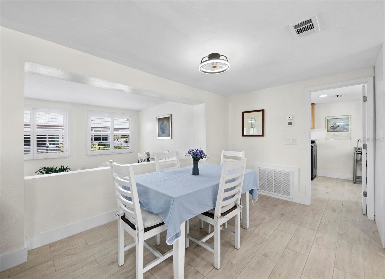 Image 9 of 43 For 726 Jungle Queen Way