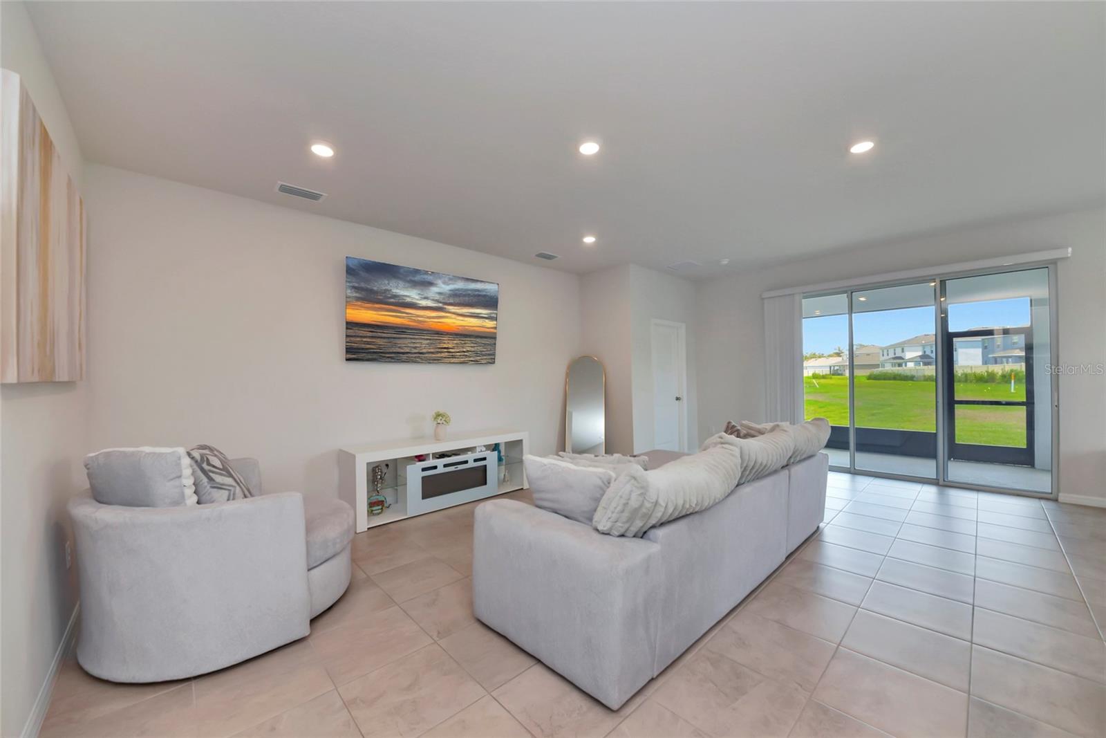 Image 2 of 65 For 627 160th Street E