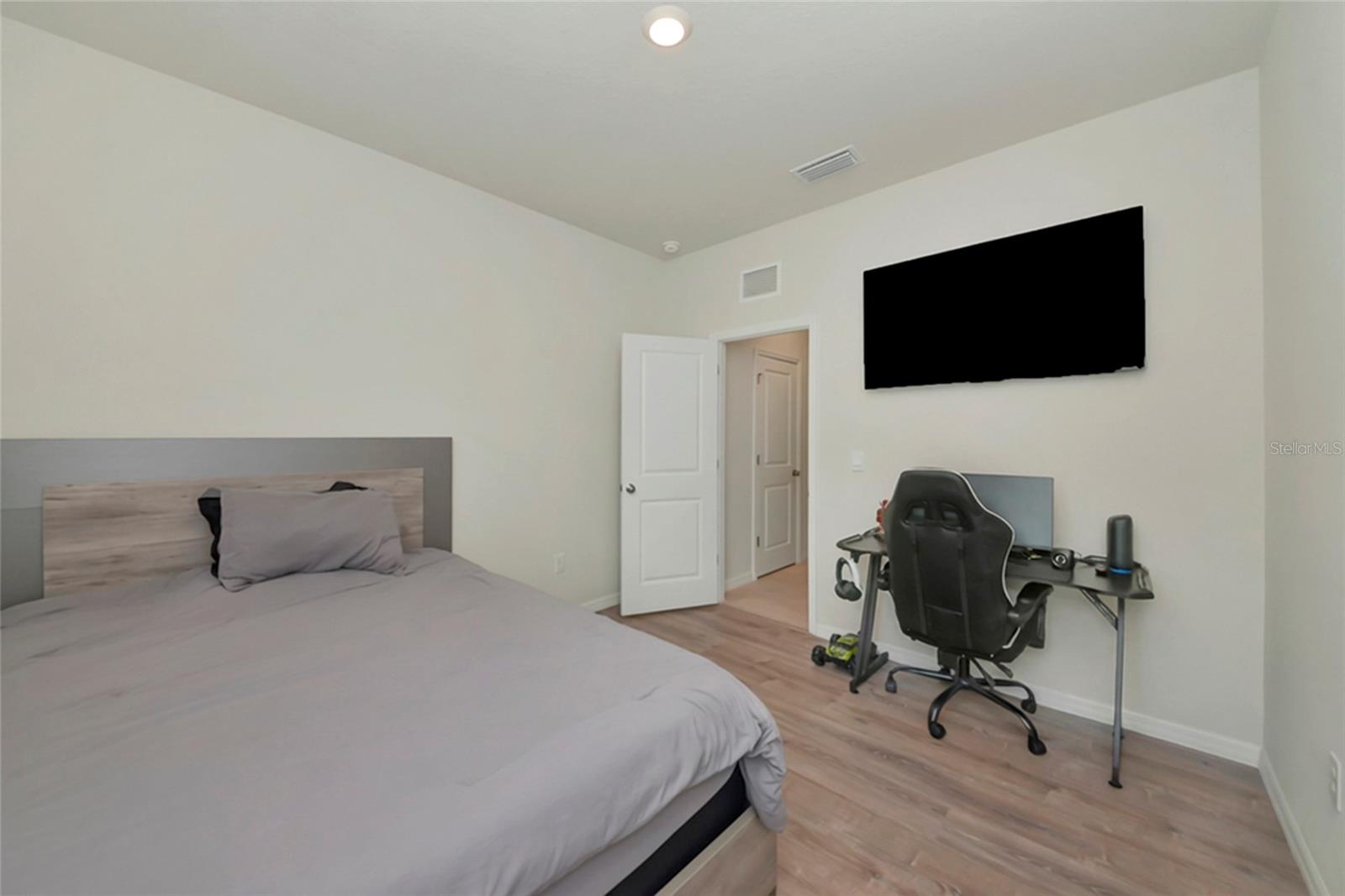 Image 24 of 65 For 627 160th Street E