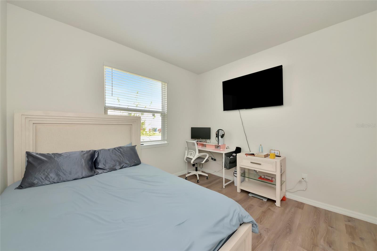 Image 28 of 65 For 627 160th Street E