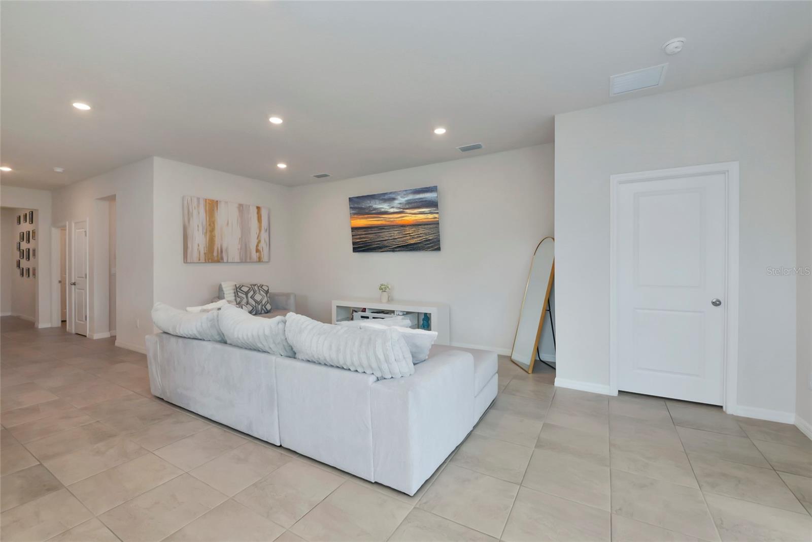 Image 3 of 65 For 627 160th Street E