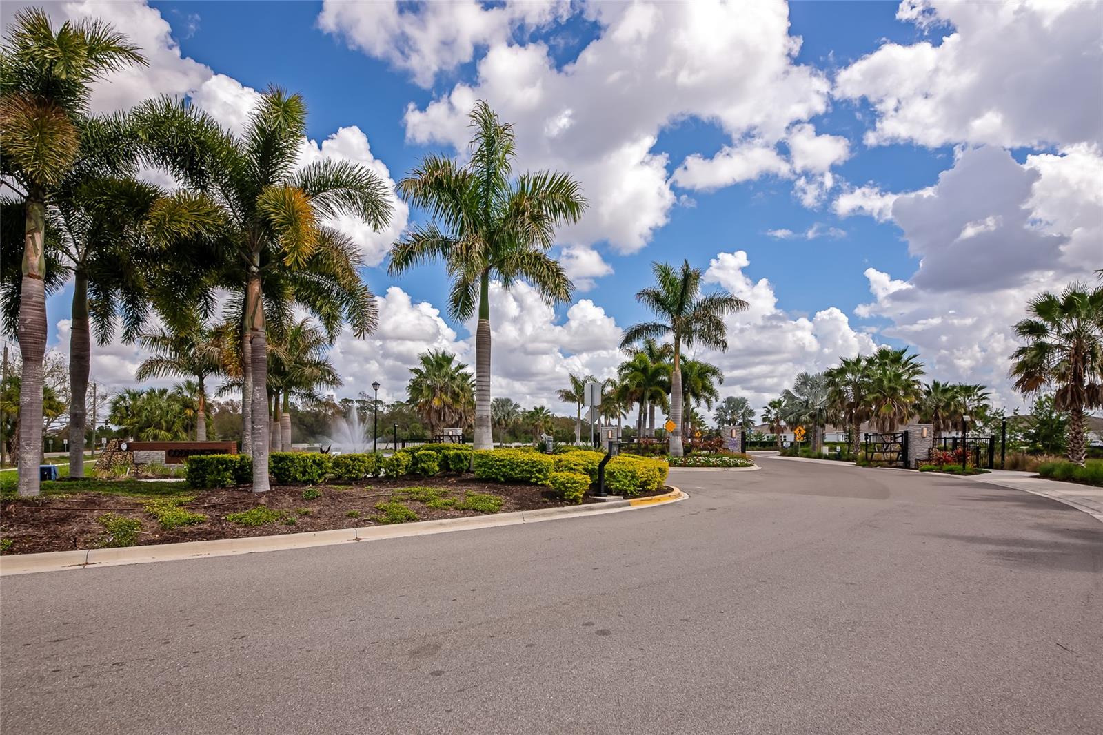 Image 58 of 65 For 627 160th Street E