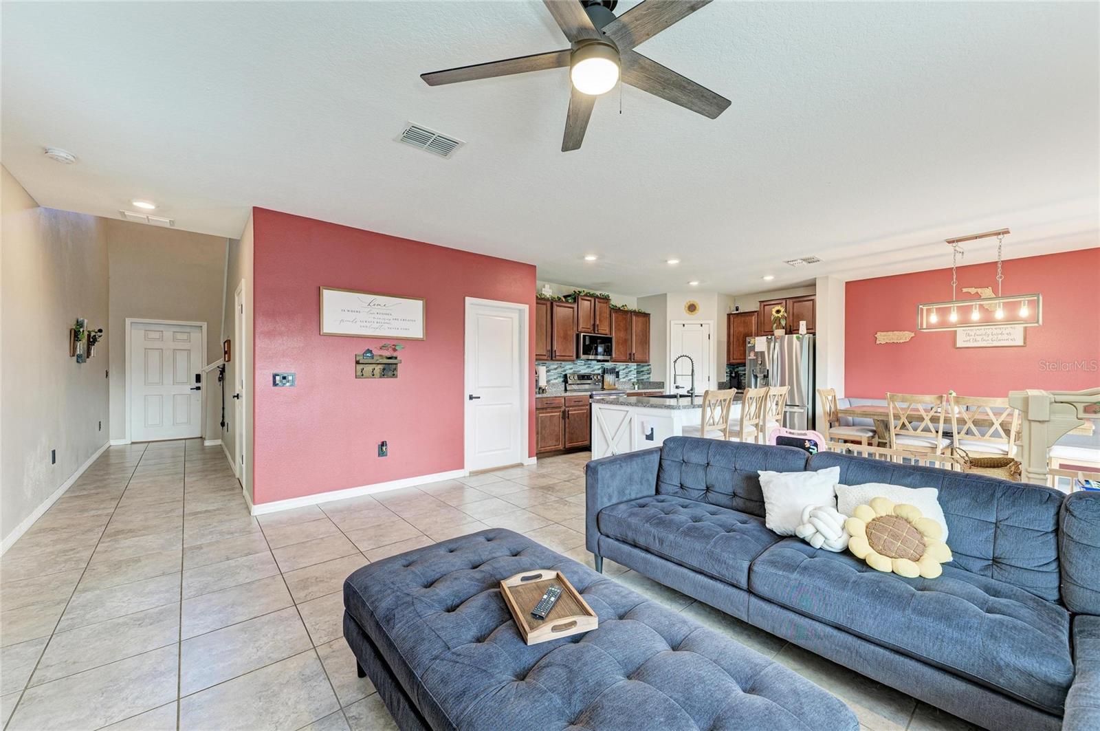 Image 12 of 48 For 17112 Yellow Pine Street