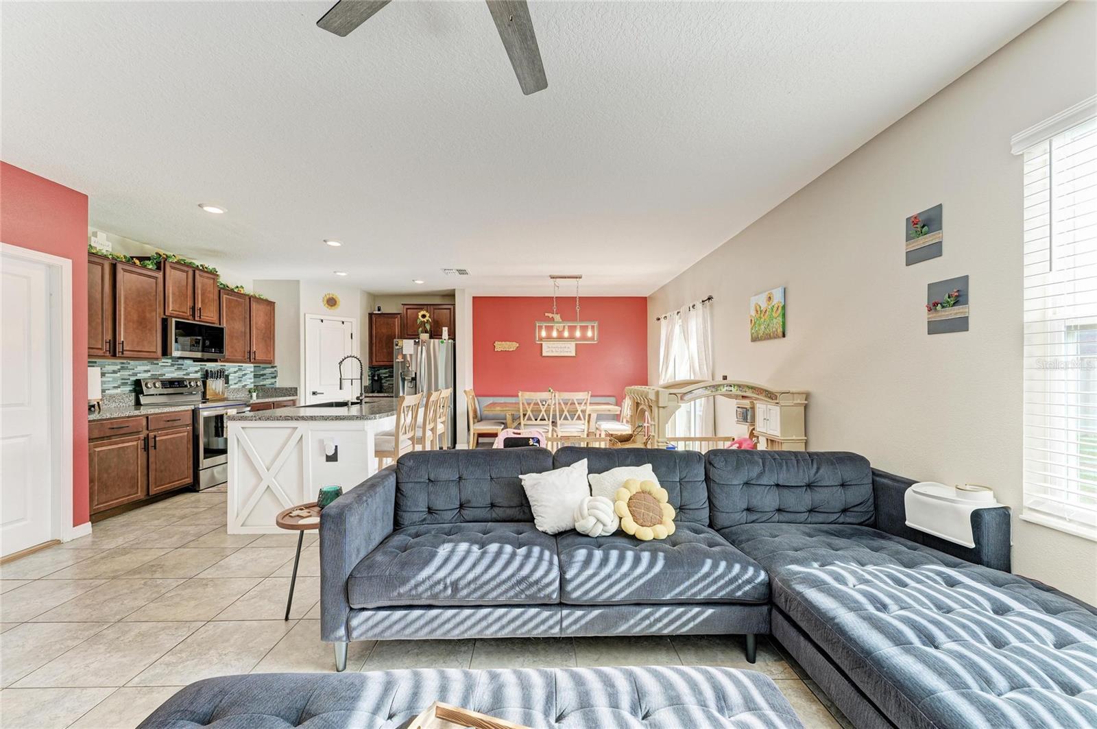 Image 14 of 48 For 17112 Yellow Pine Street