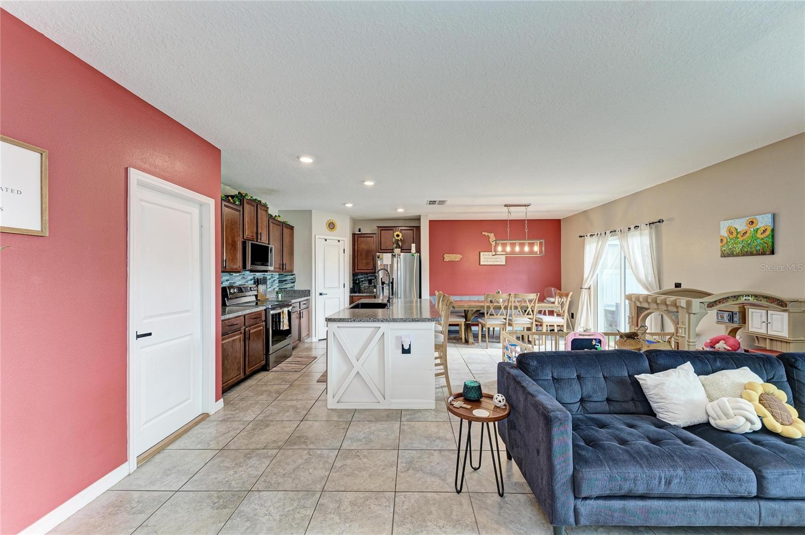 Image 15 of 48 For 17112 Yellow Pine Street