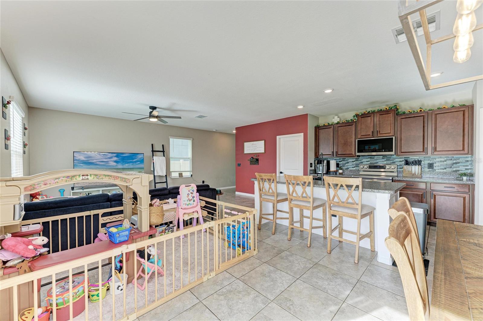 Image 21 of 48 For 17112 Yellow Pine Street