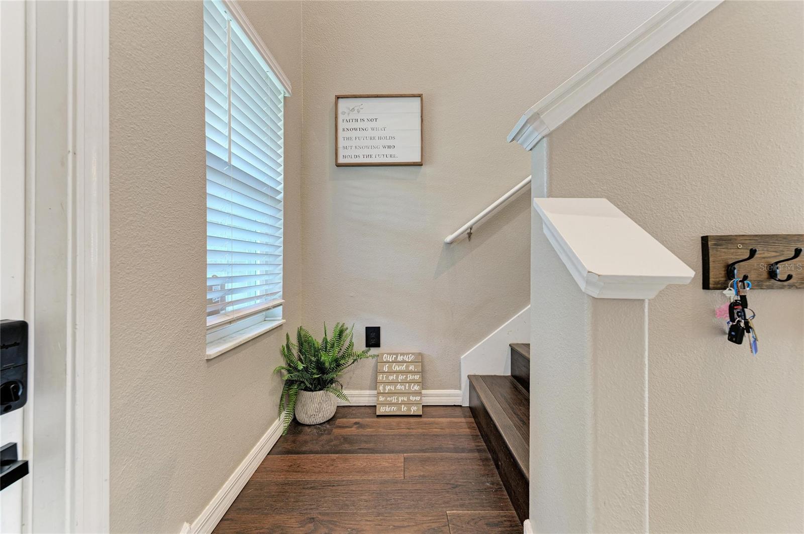 Image 22 of 48 For 17112 Yellow Pine Street