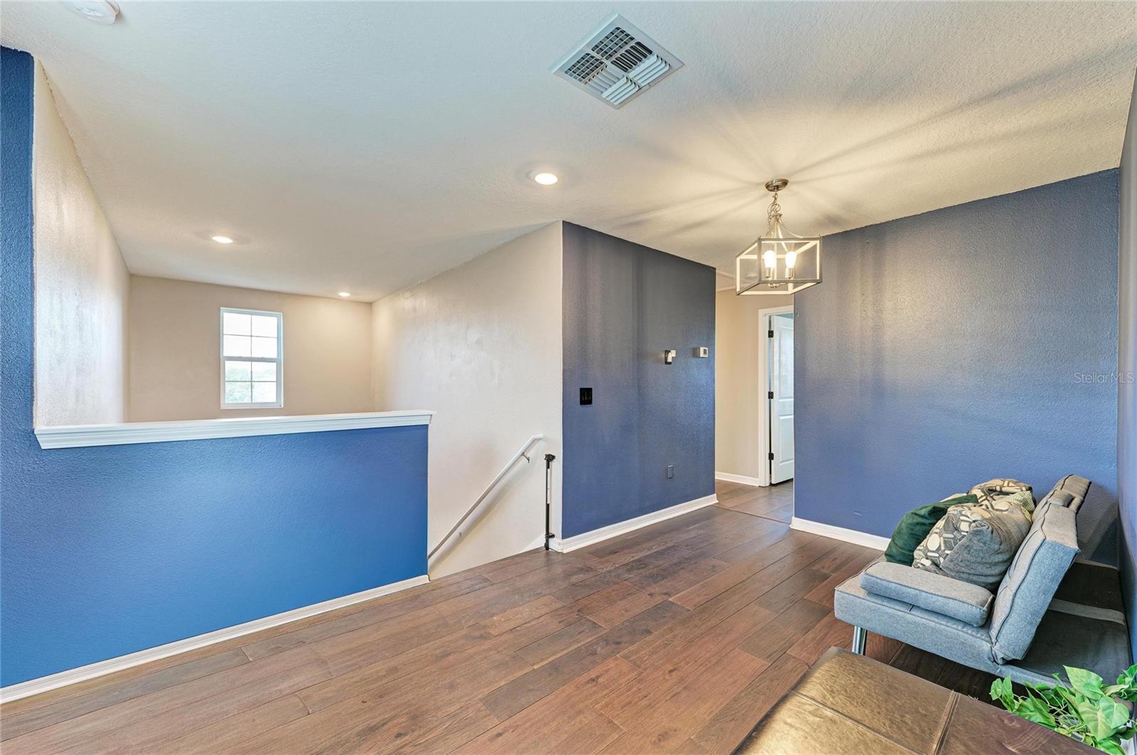 Image 24 of 48 For 17112 Yellow Pine Street