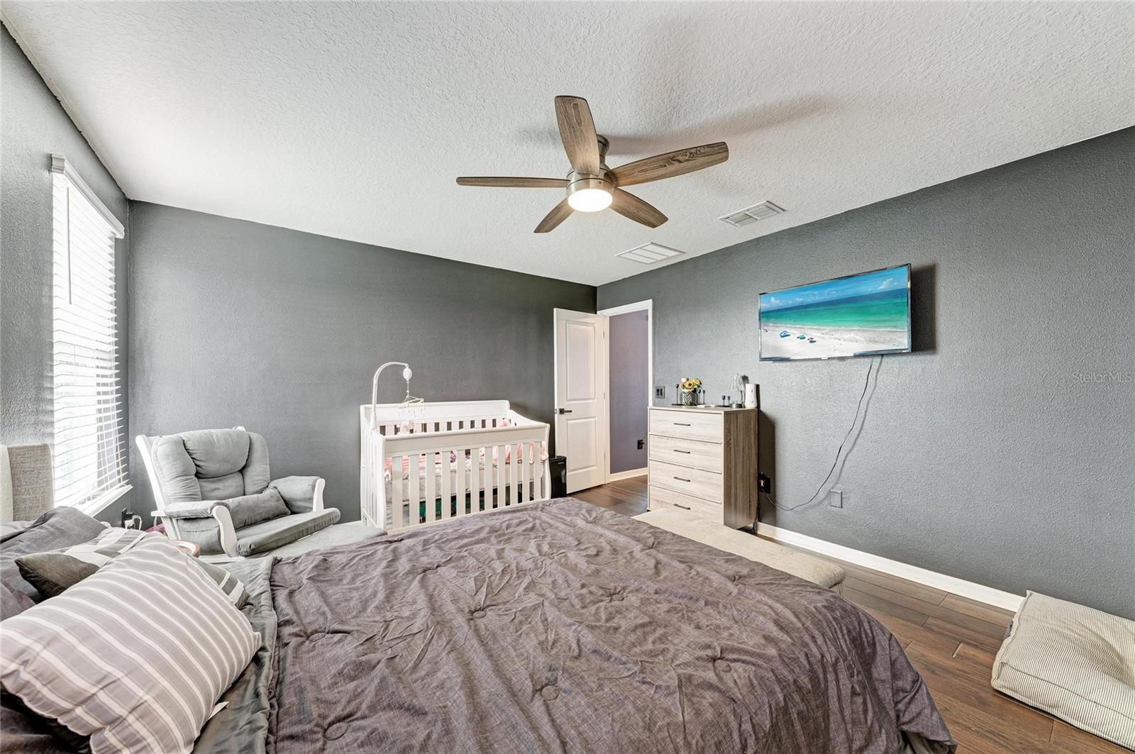 Image 27 of 48 For 17112 Yellow Pine Street