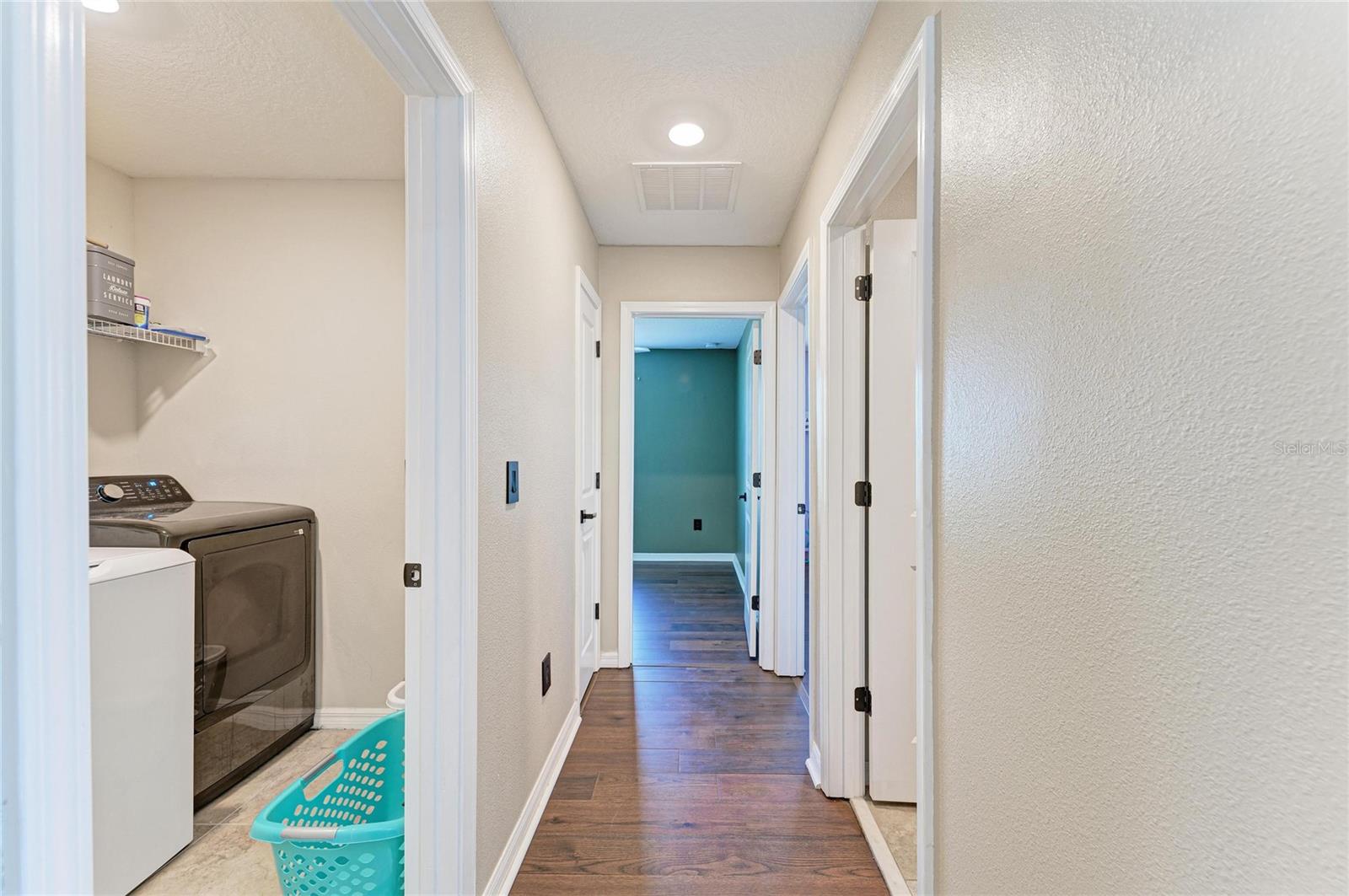 Image 30 of 48 For 17112 Yellow Pine Street